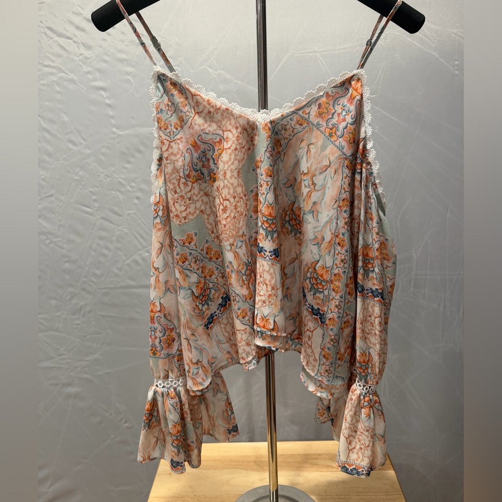 Bebe Floral Cold Shoulder Bell Sleeve Boho Top